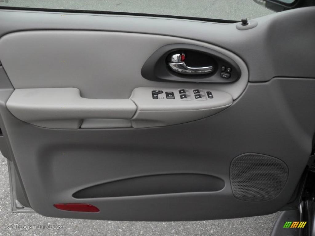2006 Chevrolet TrailBlazer EXT LT 4x4 Light Gray Door Panel Photo #40777007