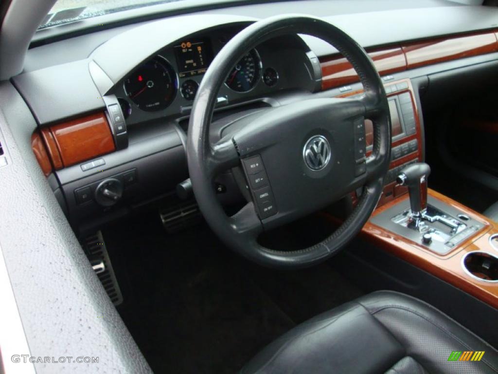 Anthracite Interior 2005 Volkswagen Phaeton V8 4Motion Sedan Photo #40777147