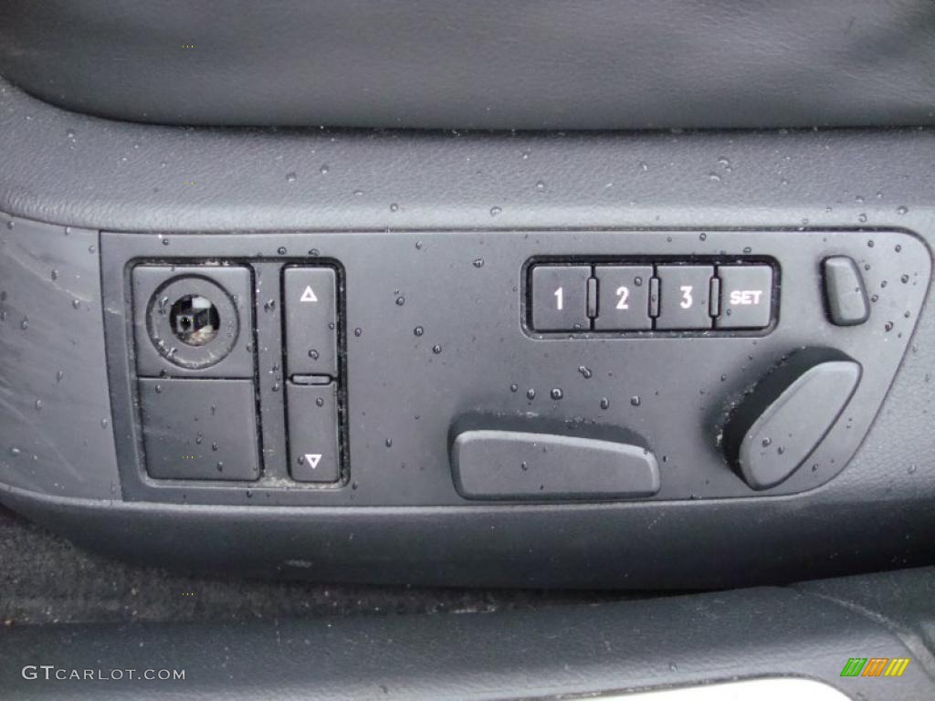 2005 Volkswagen Phaeton V8 4Motion Sedan Controls Photo #40777243