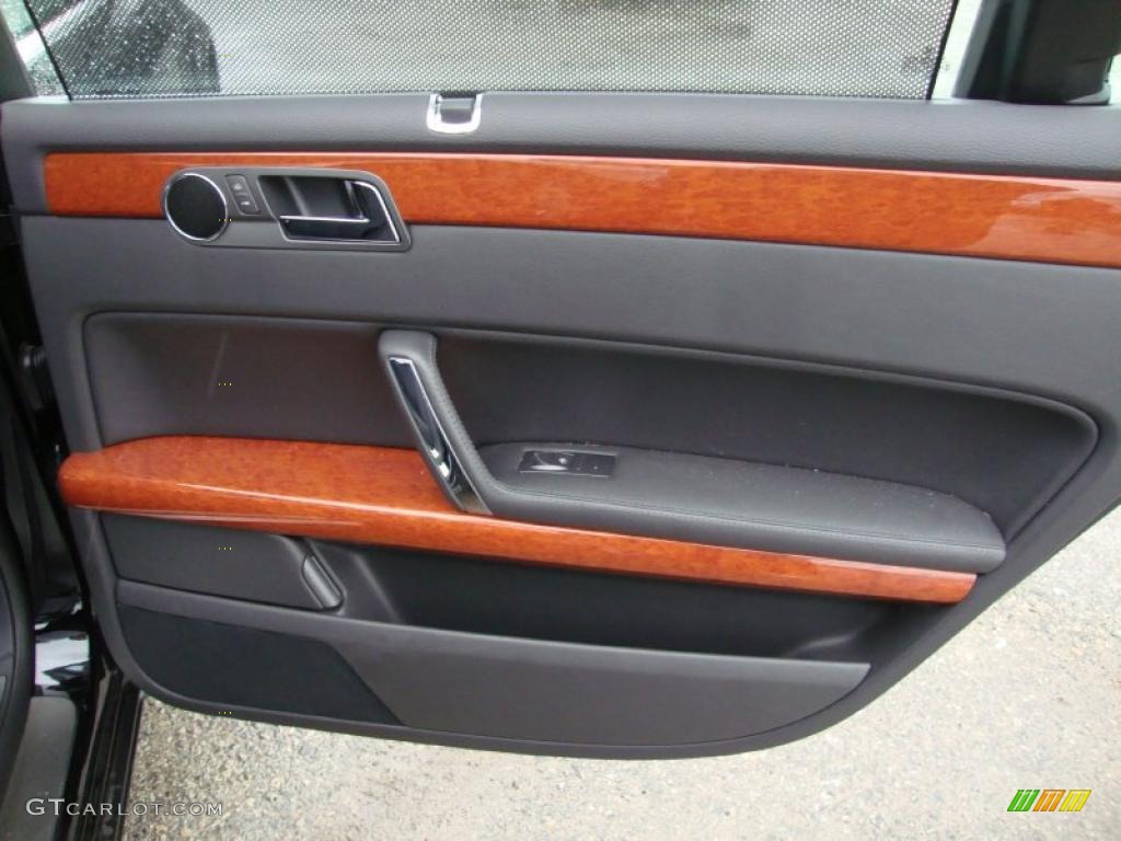 2005 Volkswagen Phaeton V8 4Motion Sedan Anthracite Door Panel Photo #40777415