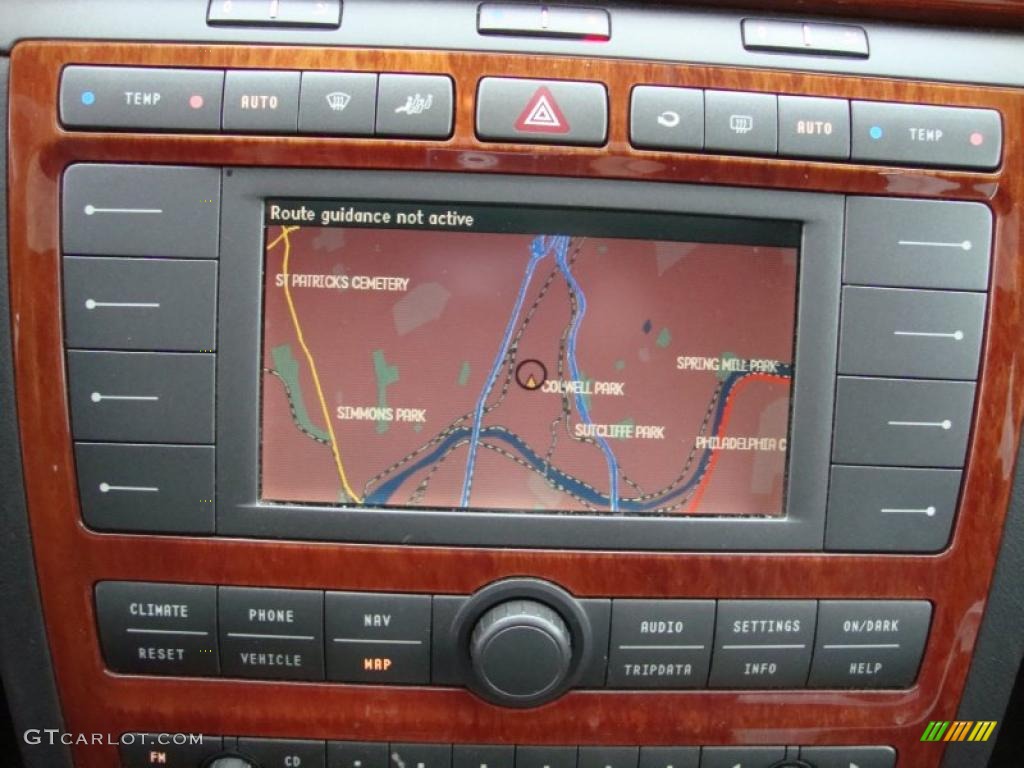 2005 Volkswagen Phaeton V8 4Motion Sedan Navigation Photo #40777719