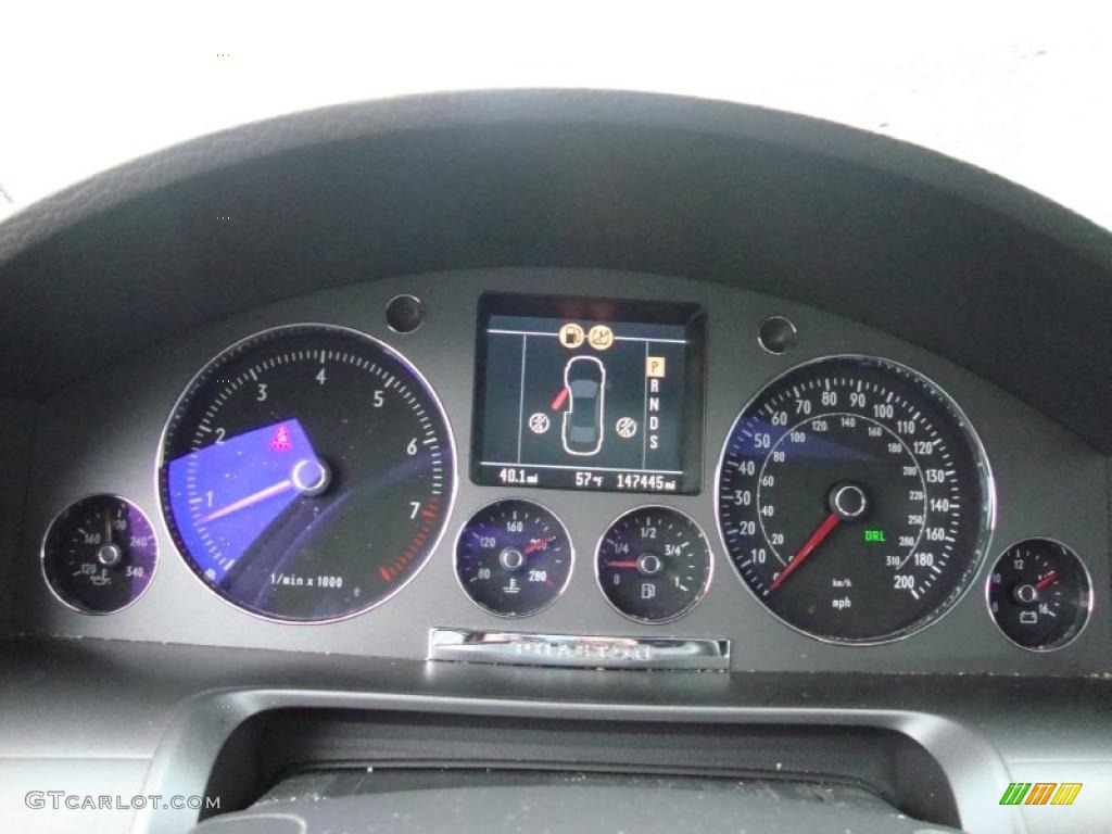 2005 Volkswagen Phaeton V8 4Motion Sedan Gauges Photo #40777799