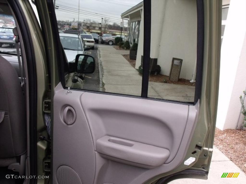 2002 Liberty Renegade 4x4 - Cactus Green Metallic / Taupe photo #18