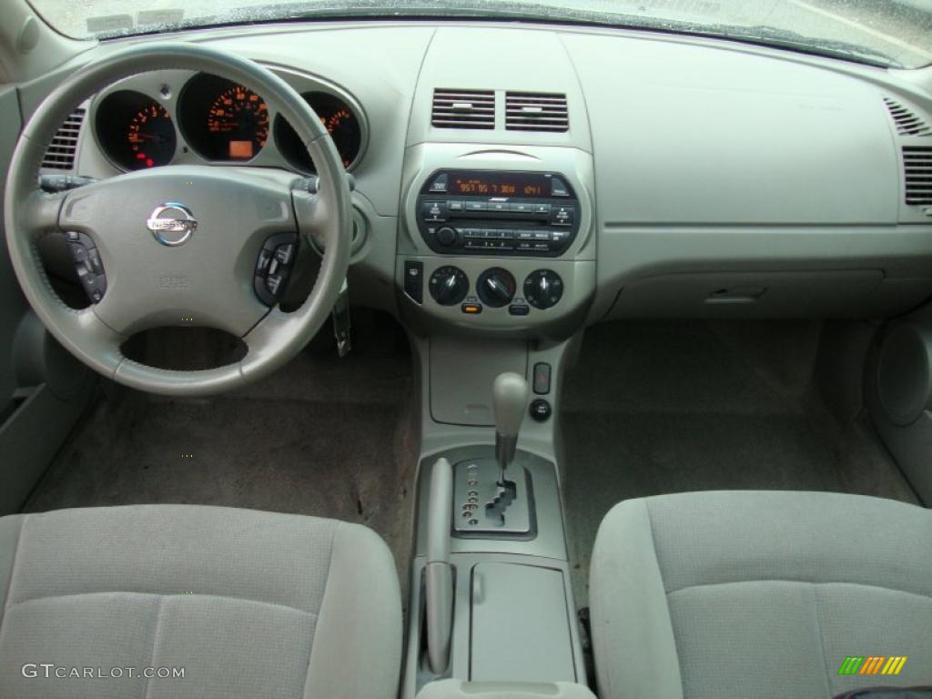 2003 Nissan altima center dash panel #1