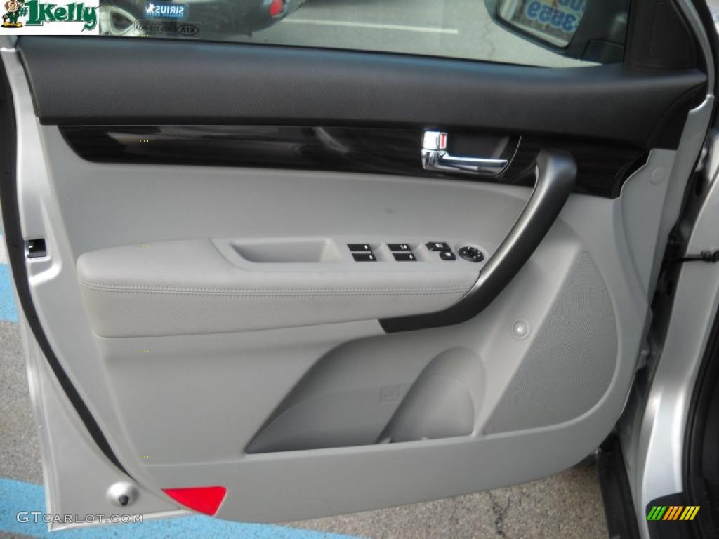 2011 Sorento LX V6 AWD - Bright Silver / Gray photo #7