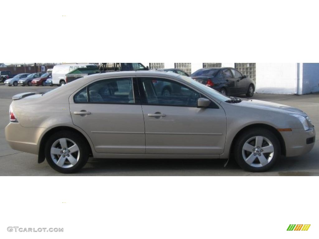 2008 Fusion SE V6 - Dune Pearl Metallic / Camel photo #4