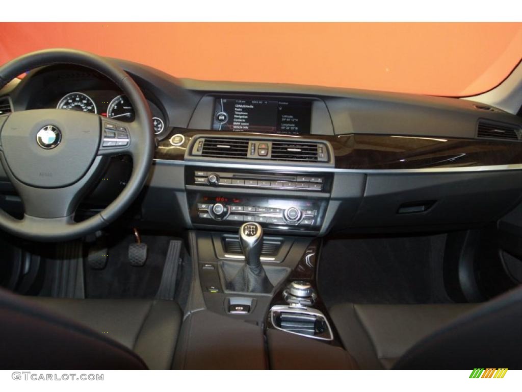 2011 BMW 5 Series 535i Sedan Black Dashboard Photo #40786067