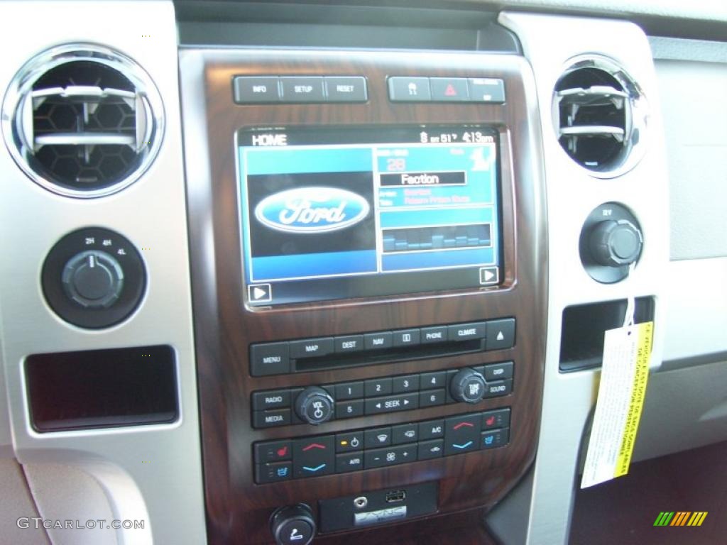 2010 F150 Platinum SuperCrew 4x4 - Ingot Silver Metallic / Medium Stone Leather/Sienna Brown photo #30