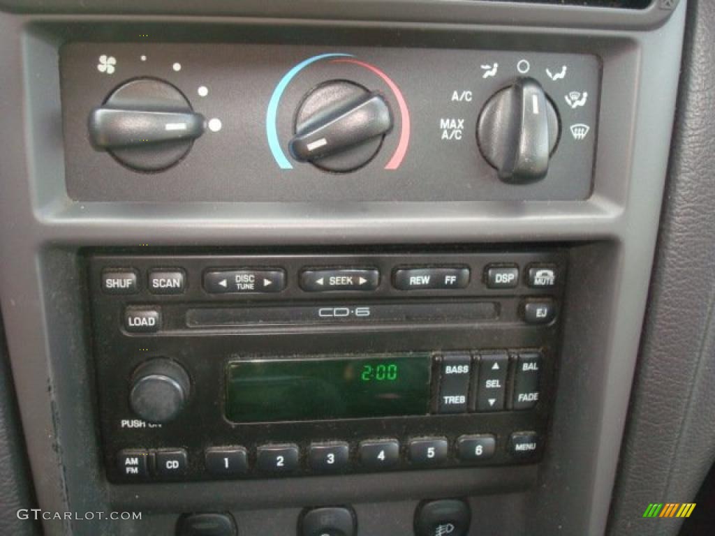2001 Ford Mustang GT Convertible Controls Photo #40793267