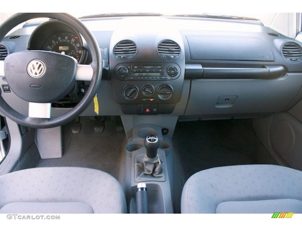 2001 Volkswagen New Beetle GL Coupe Light Grey Dashboard Photo #40795187