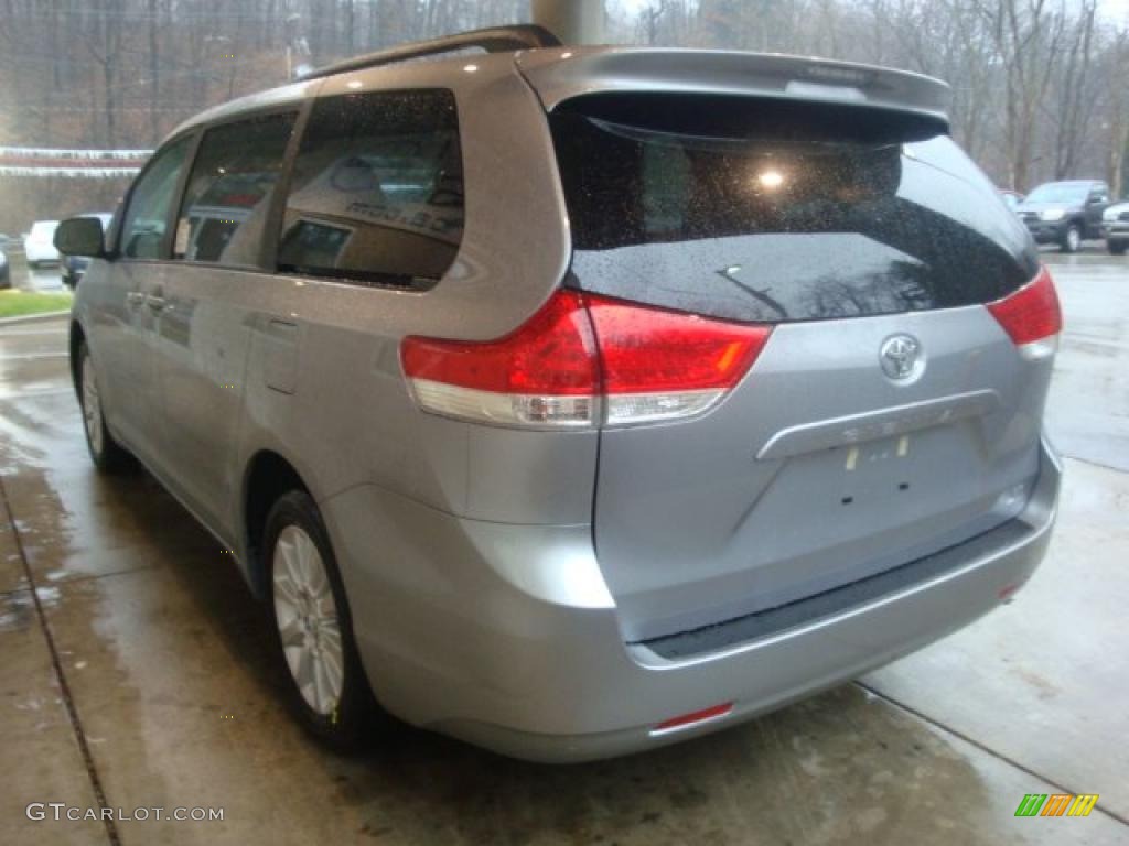 2011 Sienna LE AWD - Silver Sky Metallic / Light Gray photo #4