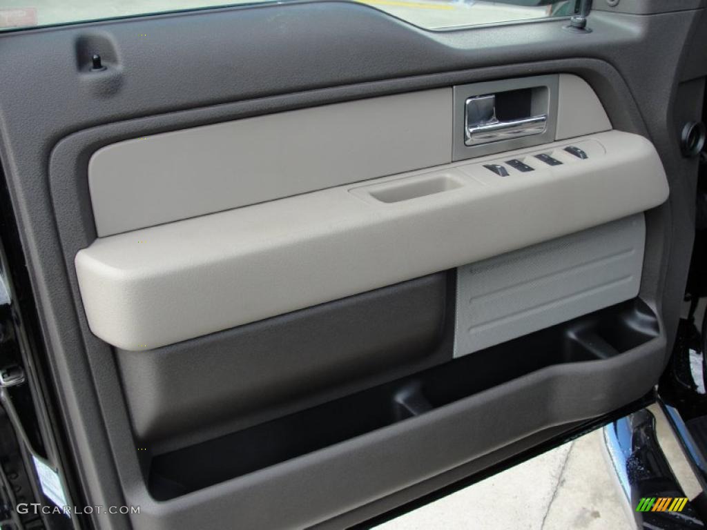 2009 Ford F150 STX SuperCab Stone/Medium Stone Door Panel Photo #40799919