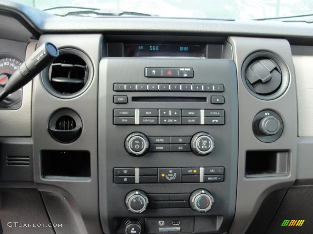 2009 Ford F150 STX SuperCab Controls Photo #40800003