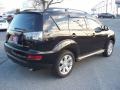 2011 Labrador Black Pearl Mitsubishi Outlander SE  photo #6