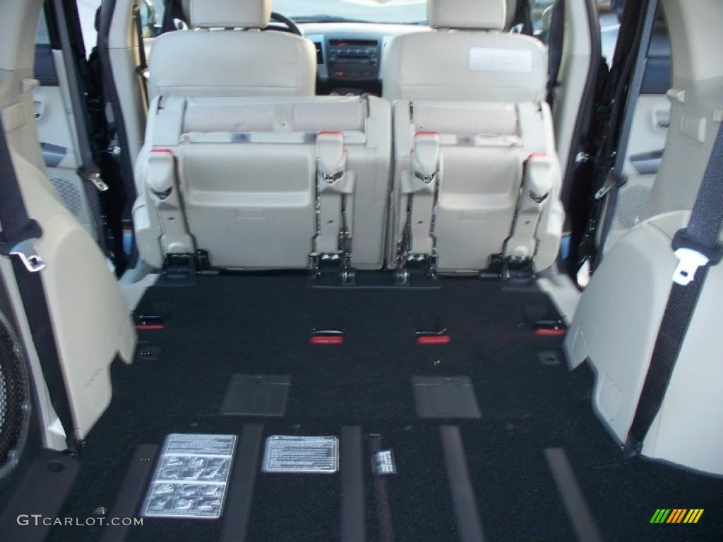 2011 Mitsubishi Outlander SE Trunk Photo #40800487