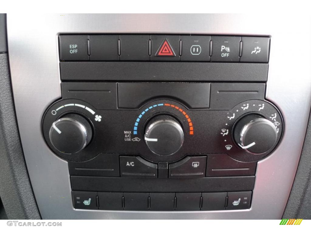 2009 Jeep Commander Sport 4x4 Controls Photo #40802259