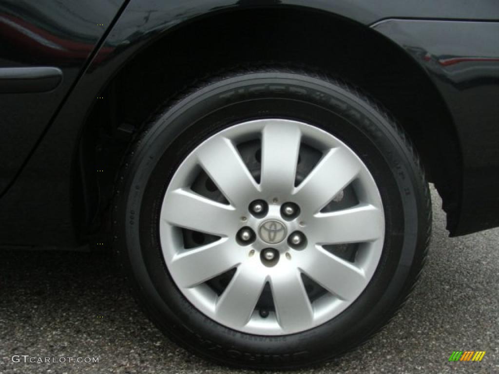 2004 Toyota Corolla LE Wheel Photo #40802651