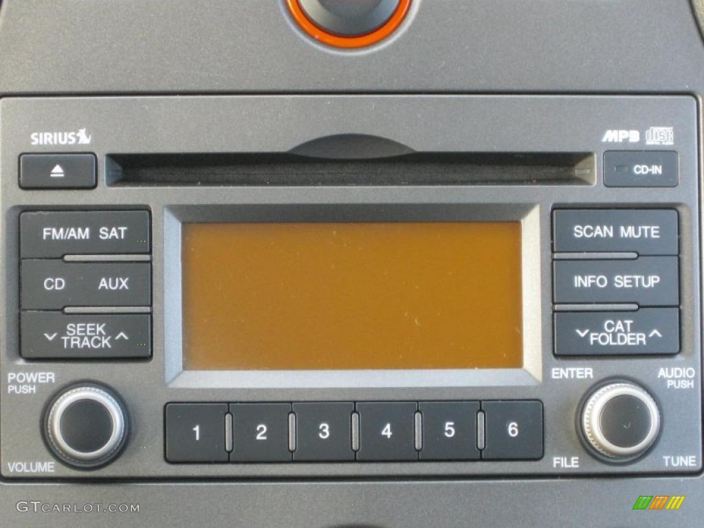 2010 Kia Rondo LX Controls Photo #40803255