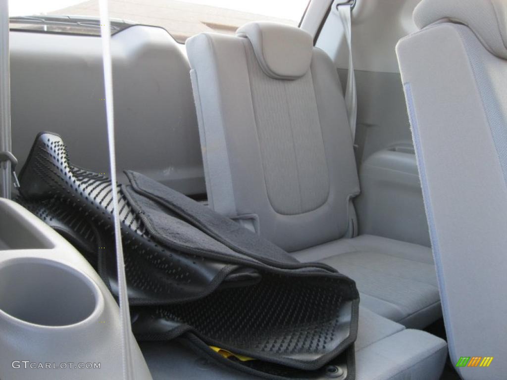 Gray Interior 2010 Kia Rondo LX Photo #40803291