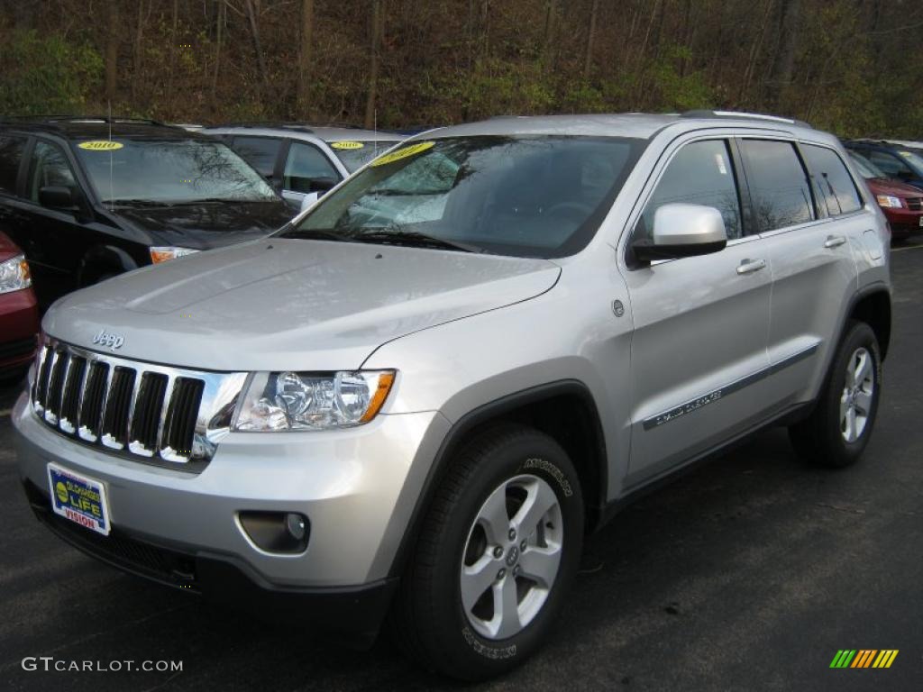 2011 Grand Cherokee Laredo X Package 4x4 - Bright Silver Metallic / Black photo #1