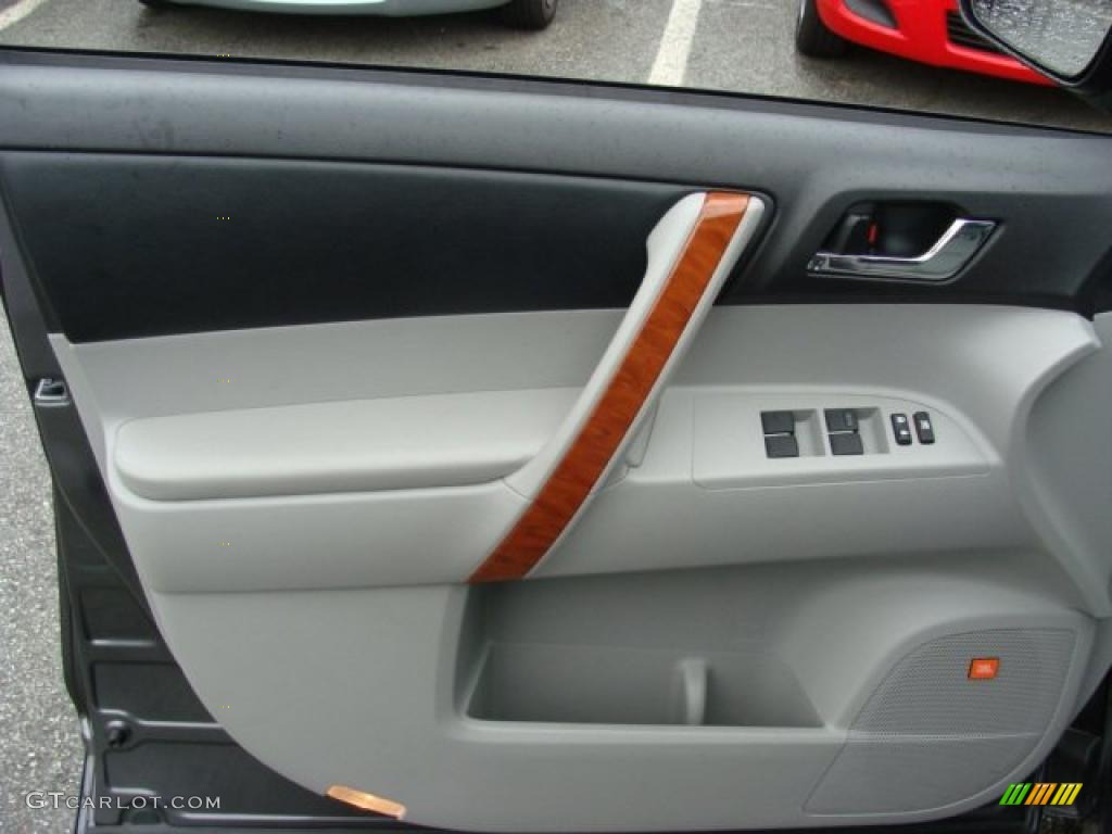 2010 Toyota Highlander Limited 4WD Ash Door Panel Photo #40804299