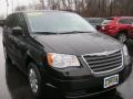 2008 Brilliant Black Crystal Pearlcoat Chrysler Town & Country LX  photo #16