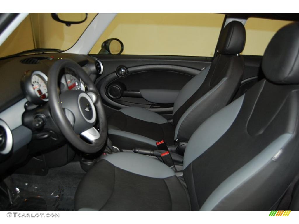 Black/Grey Interior 2009 Mini Cooper Hardtop Photo #40809683