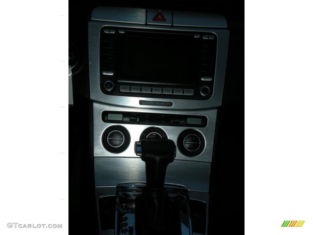 2008 Passat Lux Sedan - Candy White / Black photo #16