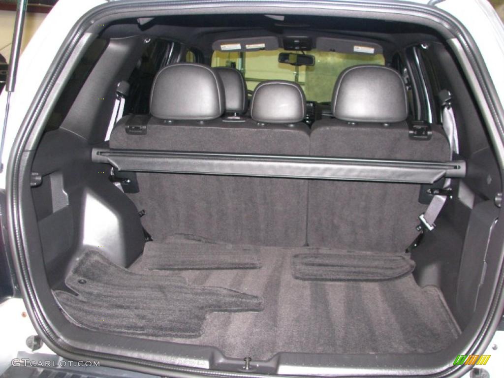 2005 Ford Escape Limited 4WD Trunk Photo #40816363