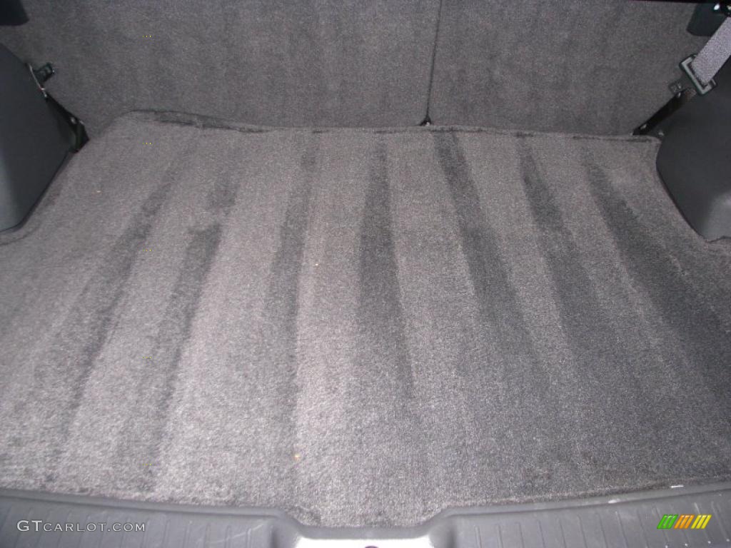 2005 Ford Escape Limited 4WD Trunk Photo #40816387