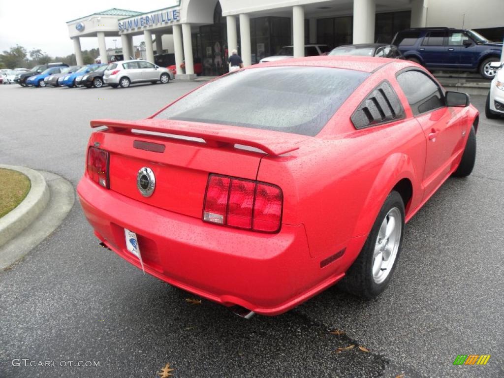 2007 Mustang GT Premium Coupe - Torch Red / Medium Parchment photo #9