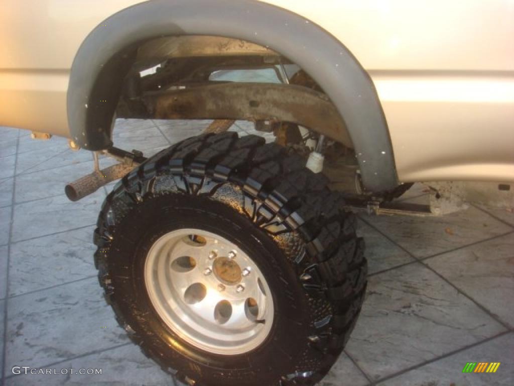 2002 Toyota Tacoma V6 Xtracab 4x4 Custom Wheels Photo #40819991