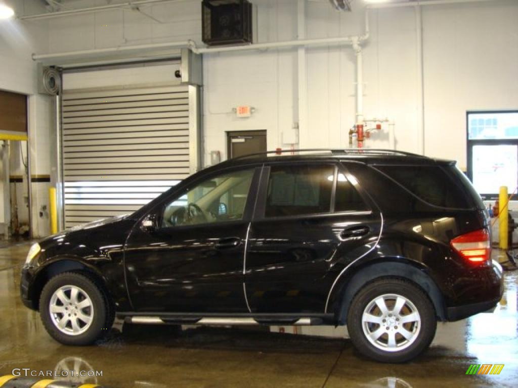 2006 ML 350 4Matic - Obsidian Black Metallic / Macadamia photo #1