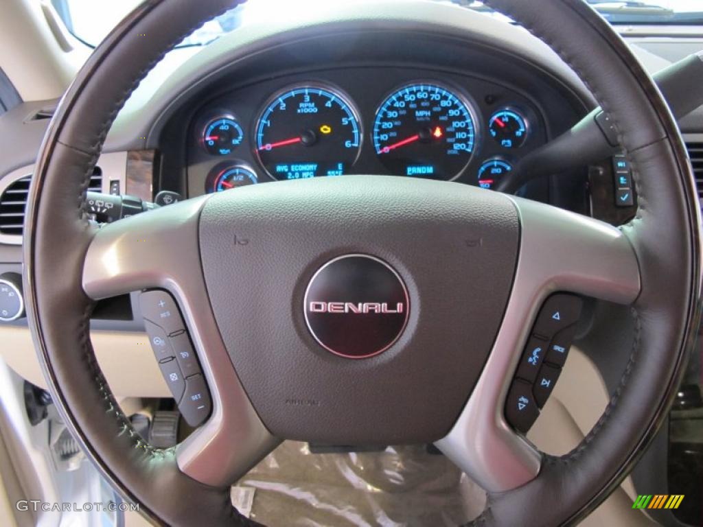 2011 GMC Yukon Denali Cocoa/Light Cashmere Steering Wheel Photo #40828317