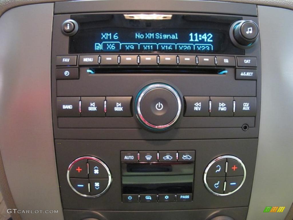 2011 GMC Sierra 1500 SLT Crew Cab Controls Photo #40829941