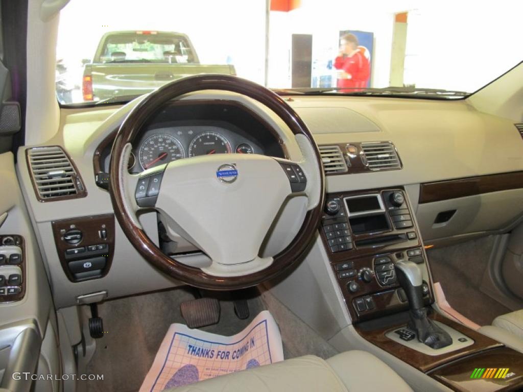 Taupe Interior 2004 Volvo XC90 2.5T Photo #40832269
