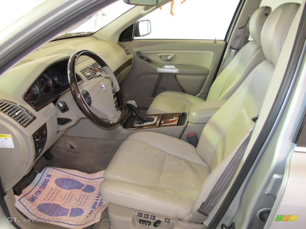 Taupe Interior 2004 Volvo XC90 2.5T Photo #40832285