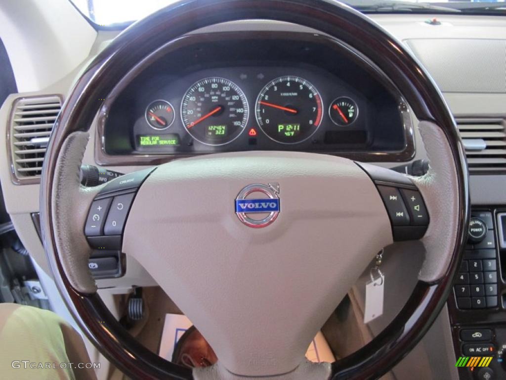 2004 Volvo XC90 2.5T Taupe Steering Wheel Photo #40832301
