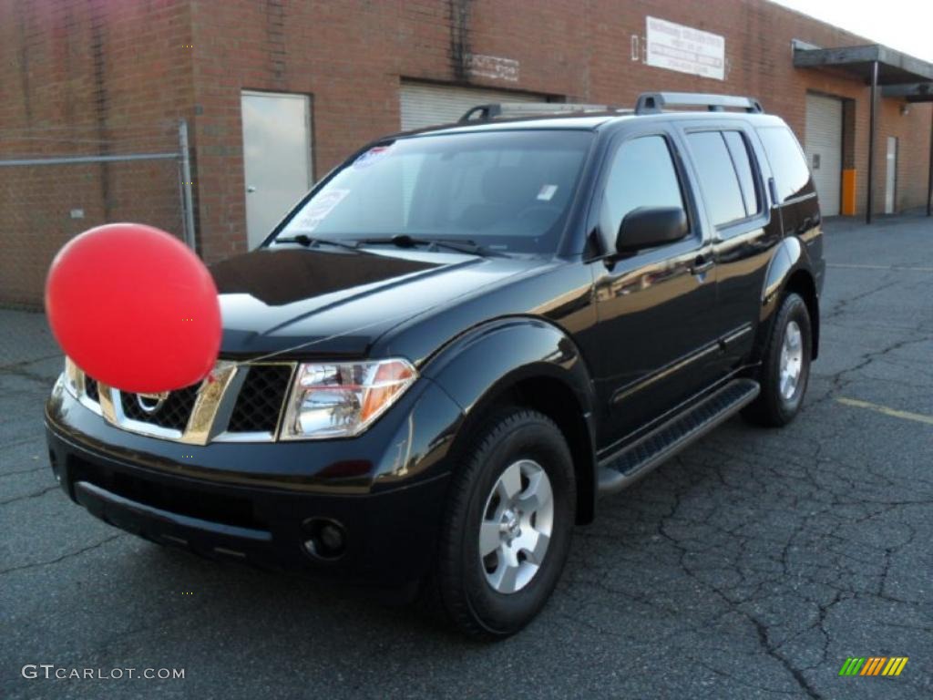 Super Black Nissan Pathfinder