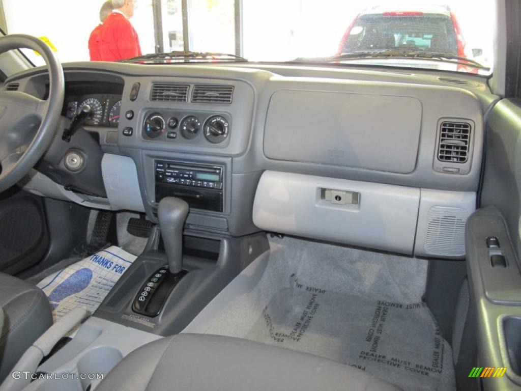 2000 Mitsubishi Montero Sport ES Gray Dashboard Photo #40833580