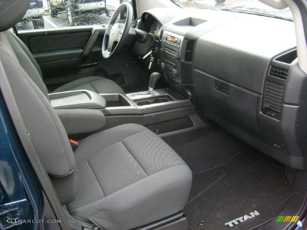 Charcoal Interior 2010 Nissan Titan SE Crew Cab 4x4 Photo #40837953