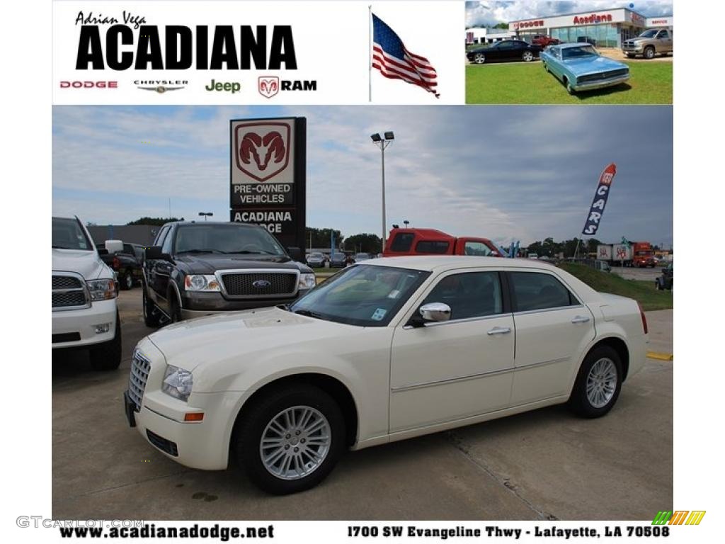 Bright White Chrysler 300