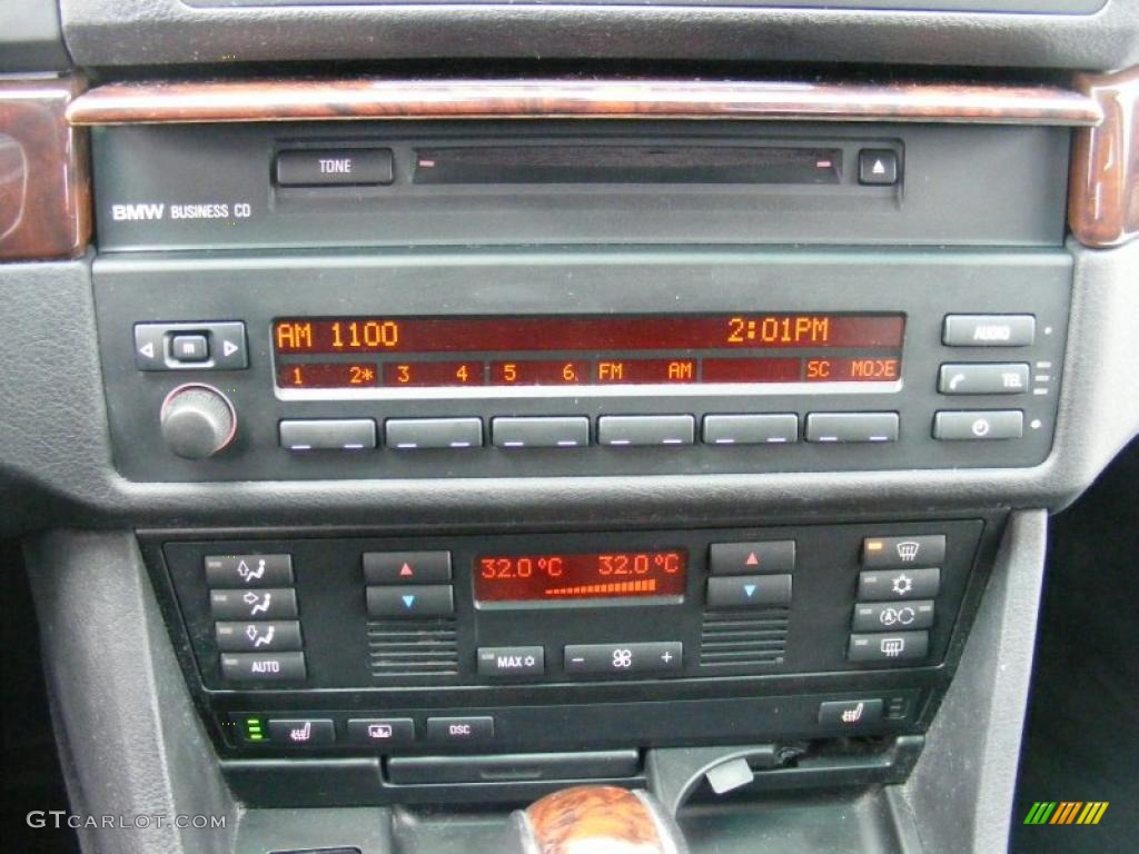 2003 BMW 5 Series 540i Sedan Controls Photo #40840565