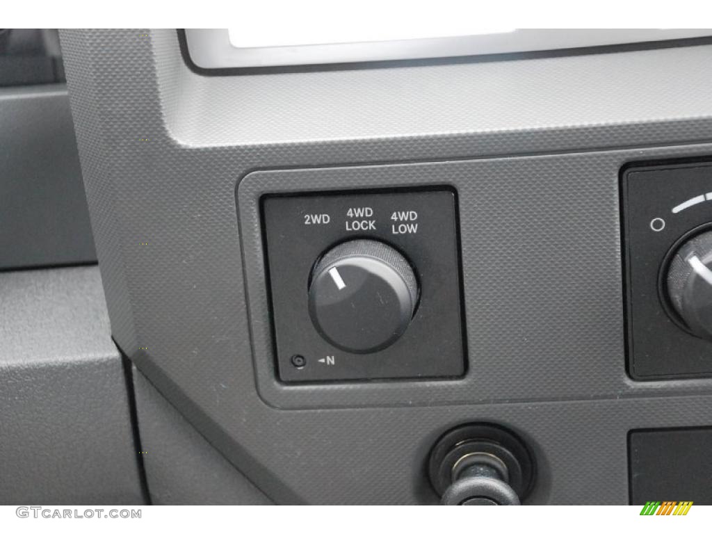 2009 Dodge Ram 3500 Big Horn Edition Quad Cab 4x4 Dually Controls Photos