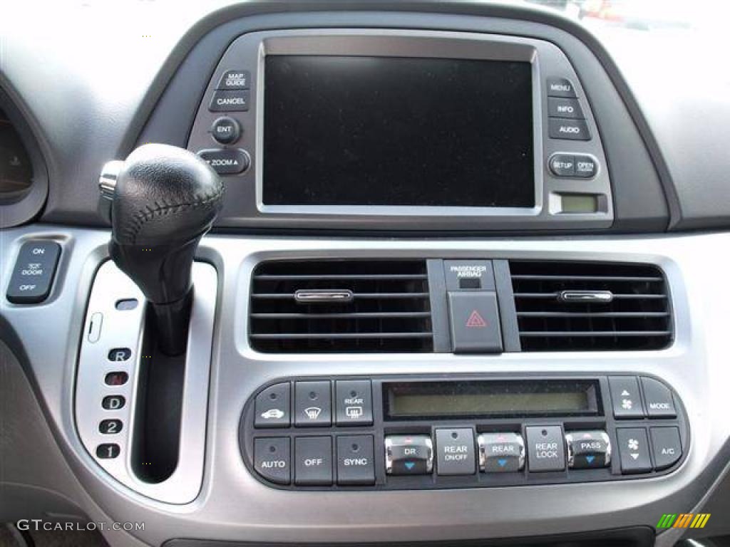 2008 Honda Odyssey Touring Controls Photo #40844425