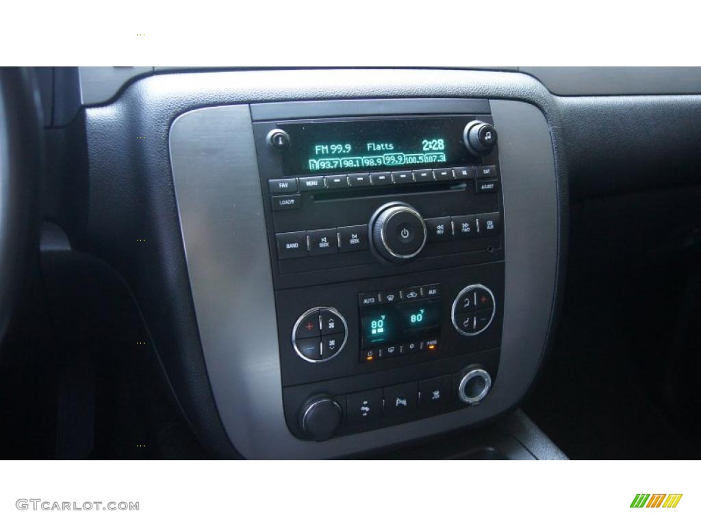 2008 Chevrolet Suburban 1500 LT Controls Photo #40845605