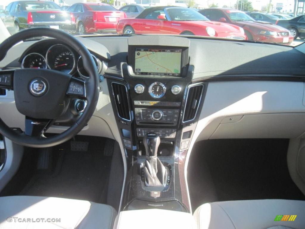 2010 CTS -V Sedan - White Diamond Tricoat / Light Titanium/Ebony photo #10