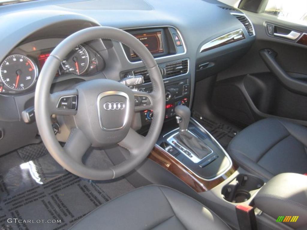 Black Interior 2011 Audi Q5 2.0T quattro Photo #40848565