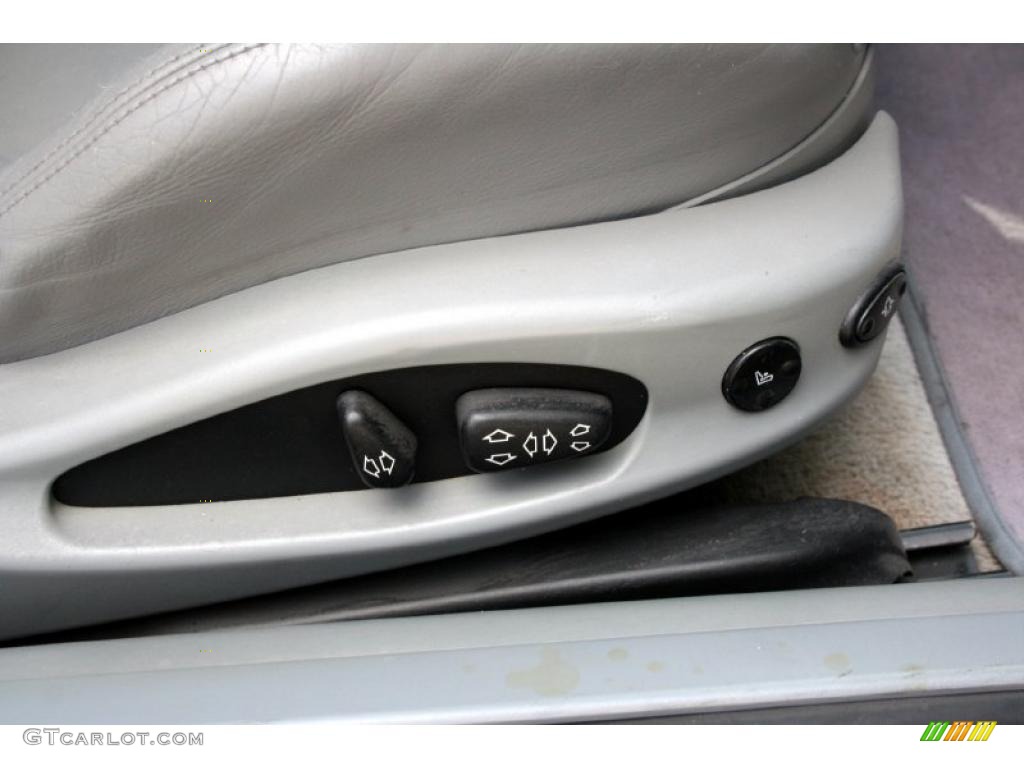 2002 BMW M3 Coupe Controls Photo #40848841