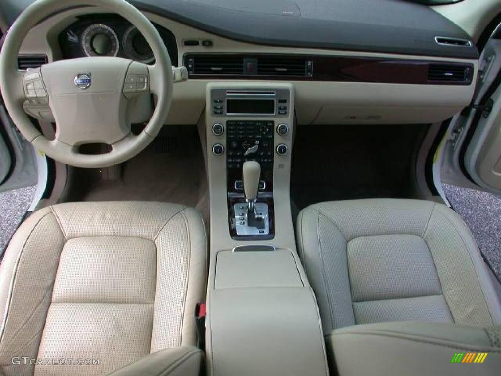 2007 Volvo S80 V8 AWD Sandstone Beige Dashboard Photo #40853985